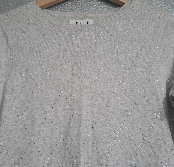 Elle Light Grey Pullover Sweater      Size XS - Picture 6 of 8